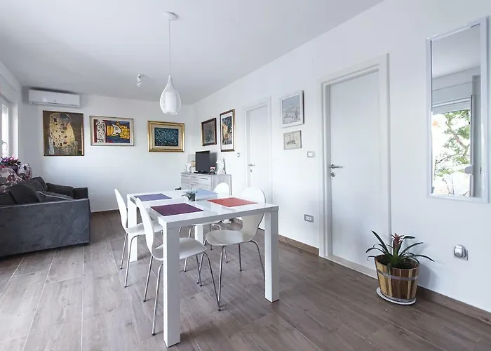 The Big Calm アパート